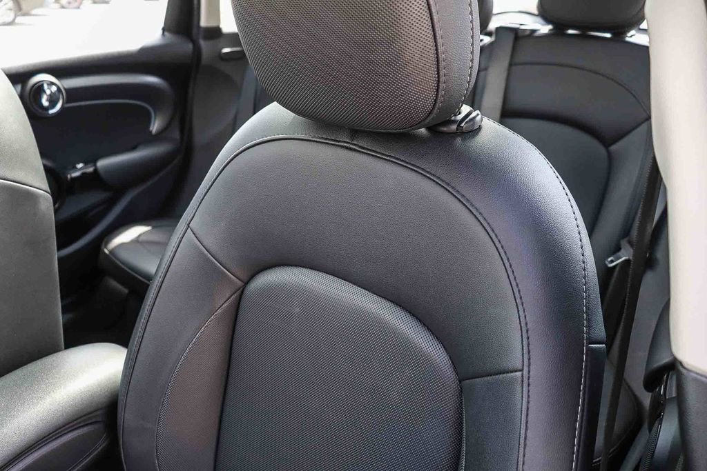 Used 2023 MINI Cooper 4-Door Hardtop FWD image 37