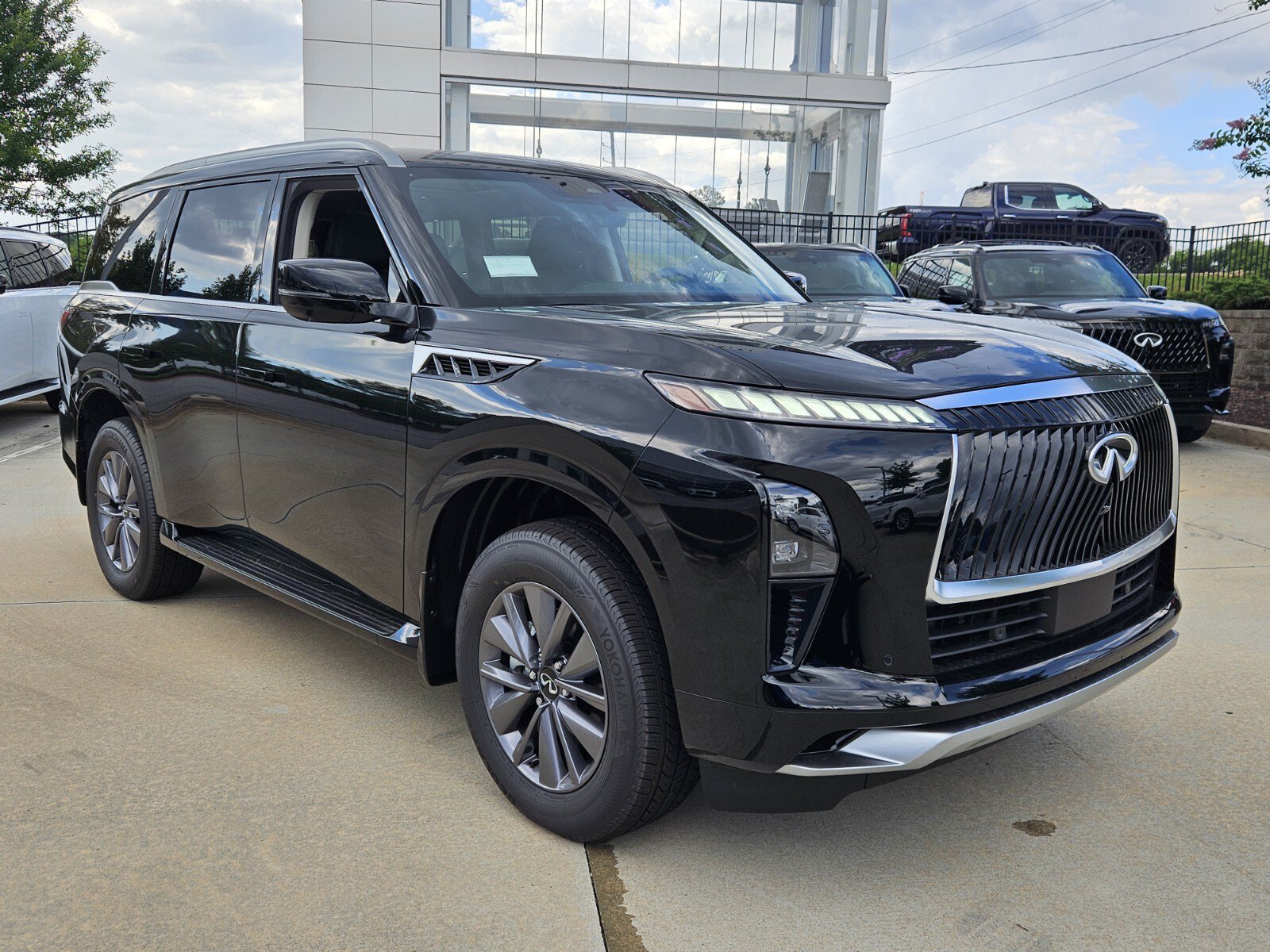 New 2026 INFINITI QX80 Pure w/ Cargo Package AWD/4WD image 4