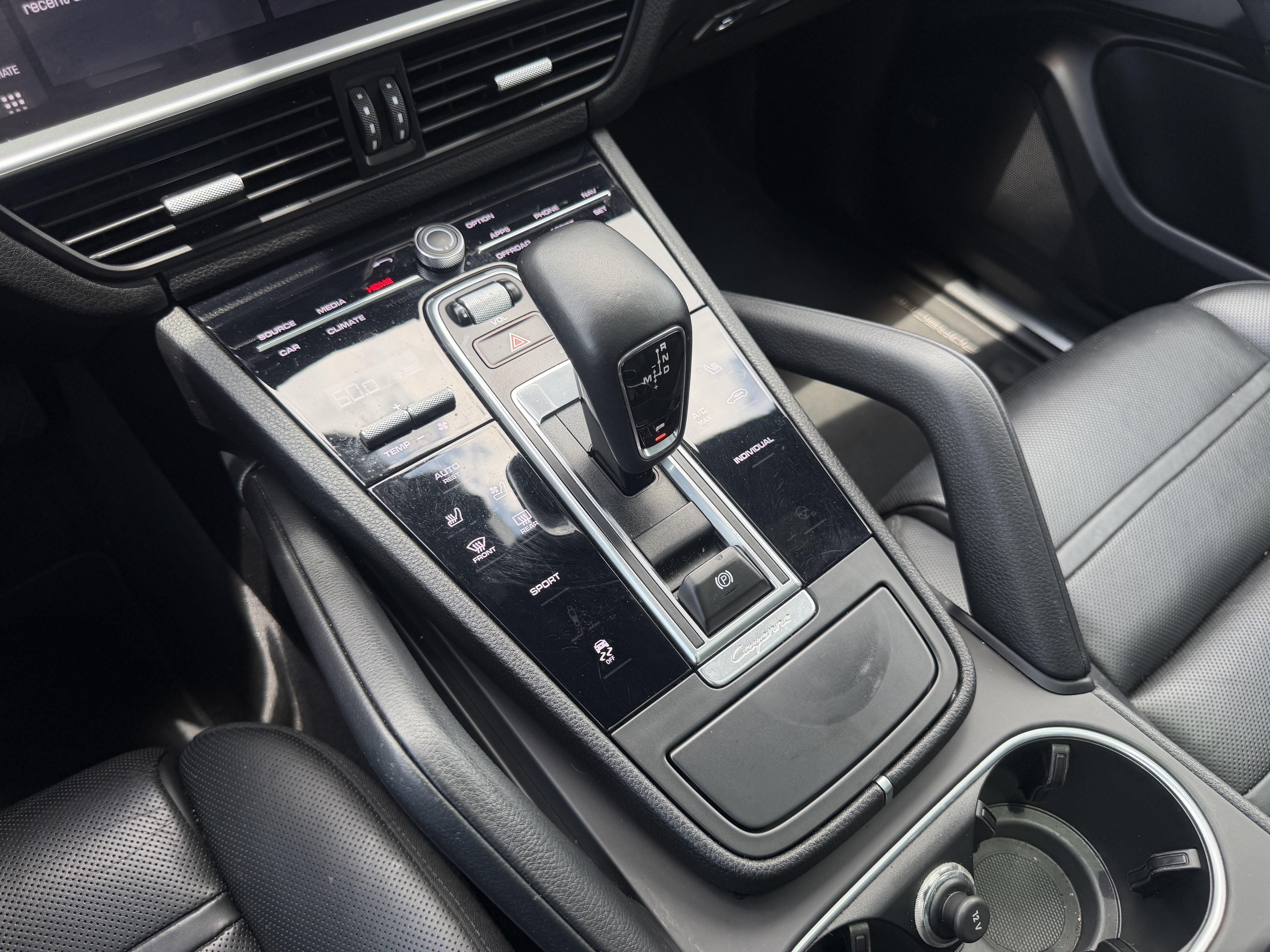 Certified 2020 Porsche Cayenne AWD/4WD image 30