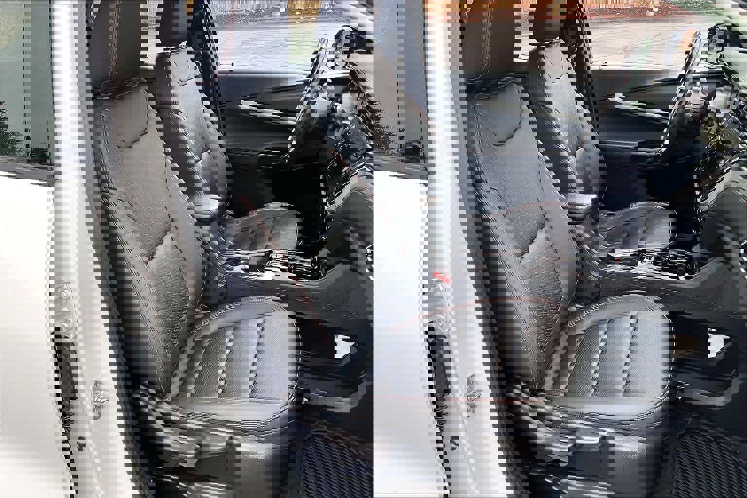 Used 2023 Chevrolet Bolt EUV LT w/ Convenience Package image 10