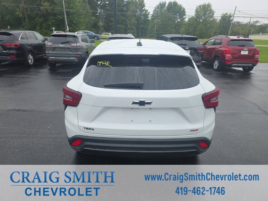 Used 2024 Chevrolet Trax RS w/ Driver Confidence Package FWD image 4
