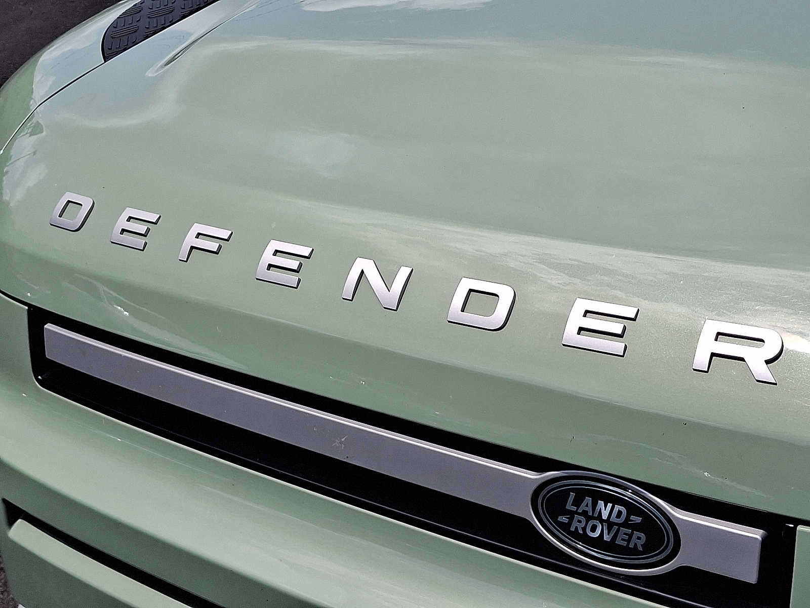 Used 2023 Land Rover Defender 110 75th Limited Edition AWD/4WD image 30