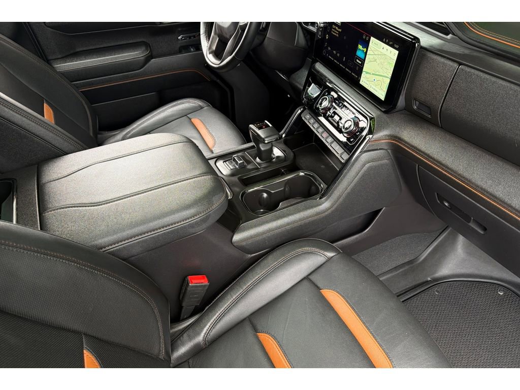 Used 2023 GMC Sierra 1500 AT4 w/ AT4 Premium Package AWD/4WD image 17