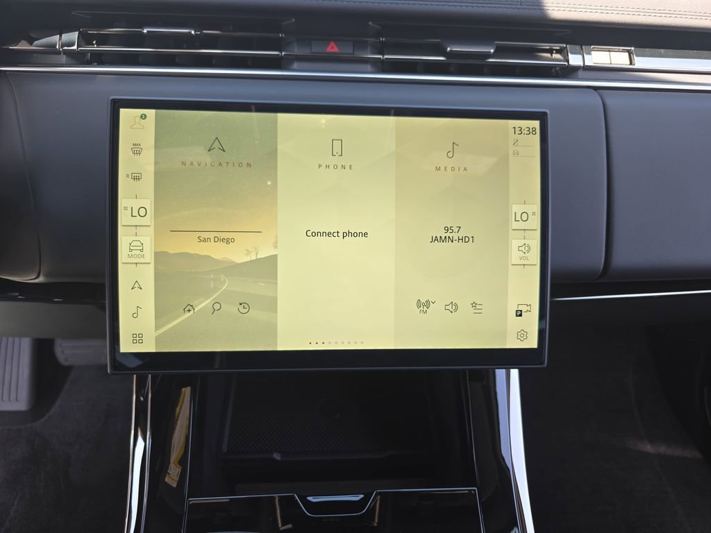 New 2026 Land Rover Range Rover Sport SE AWD/4WD image 21