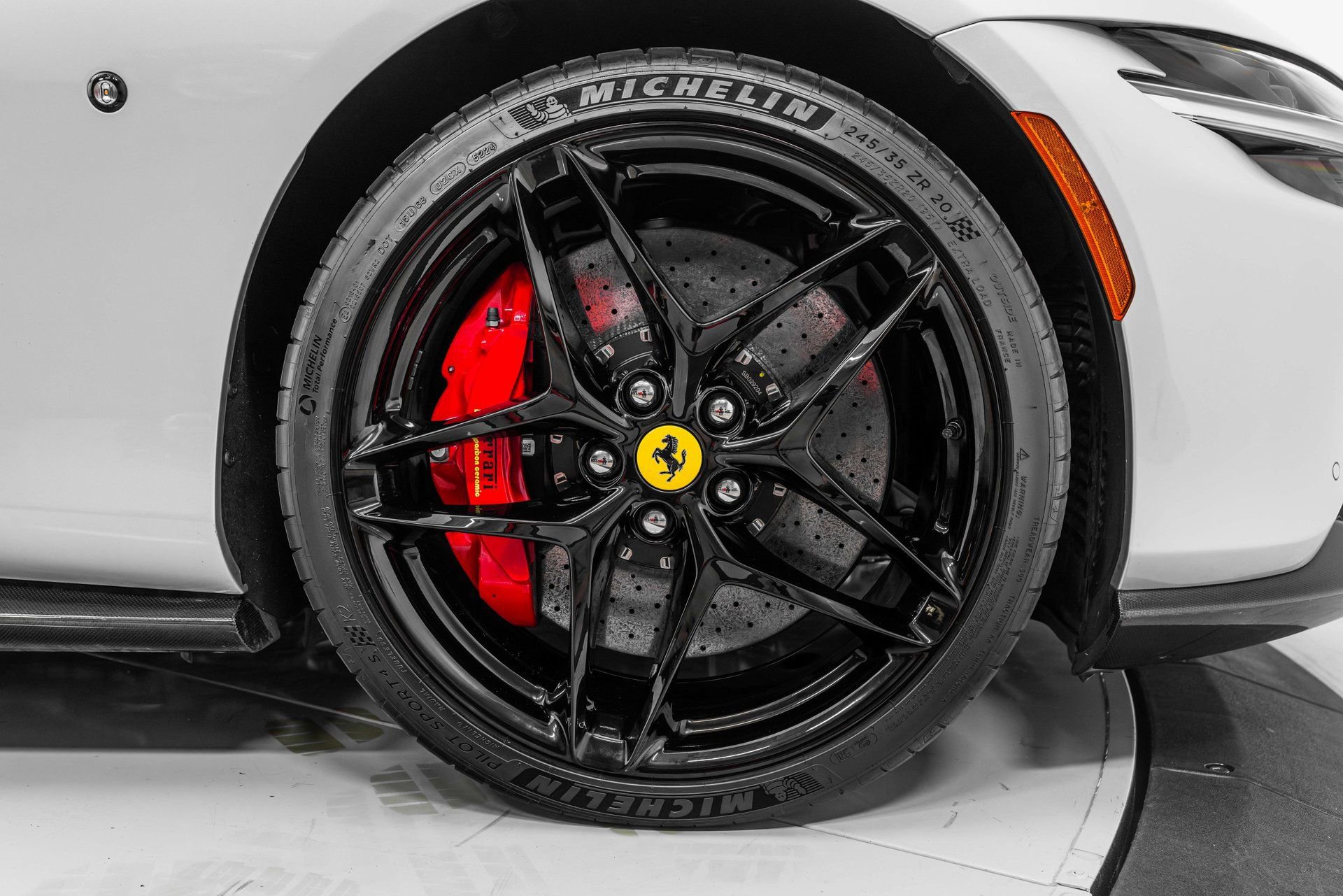 Certified 2025 Ferrari Roma Spider RWD image 16