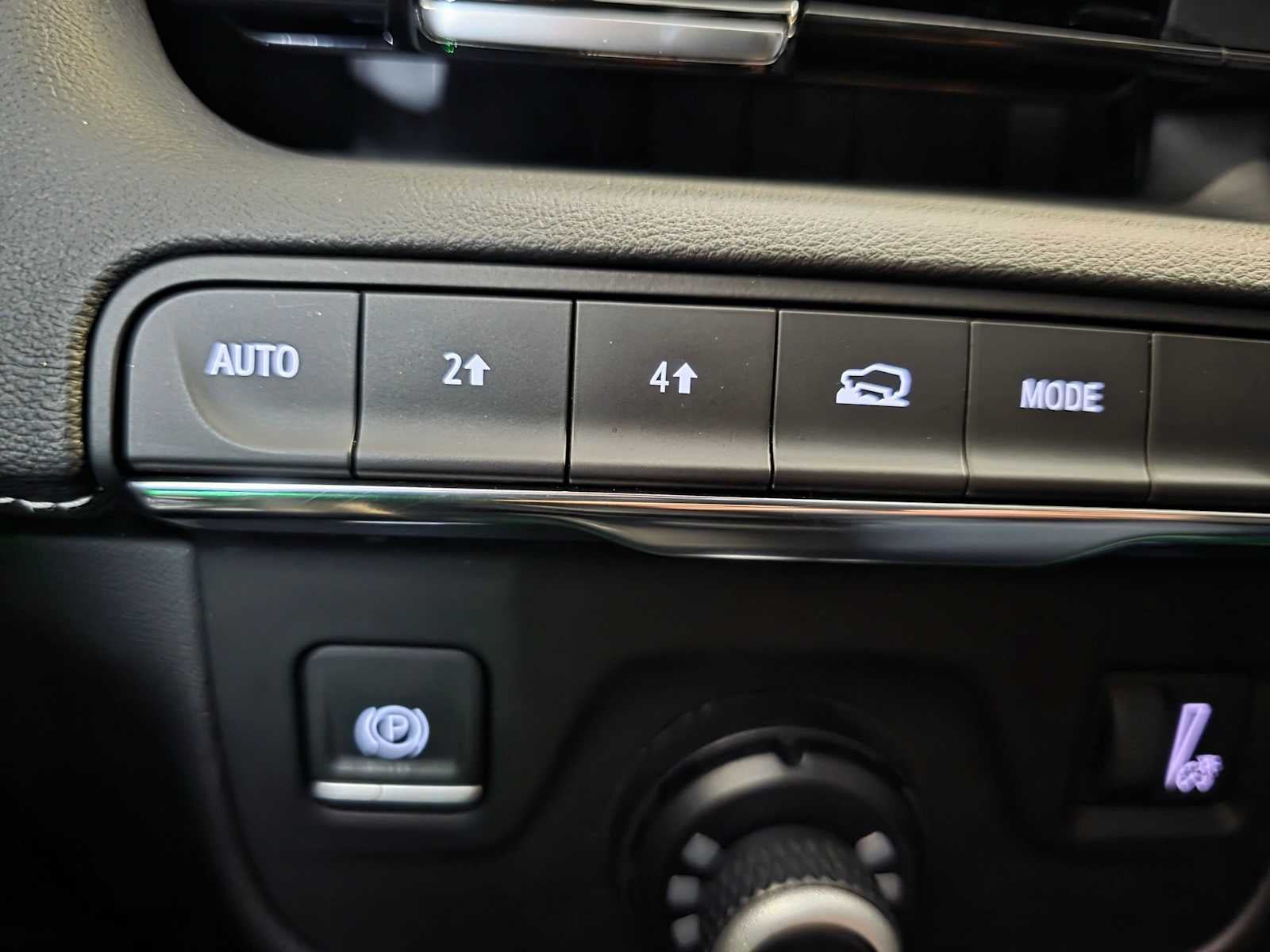 Certified 2021 Cadillac Escalade Premium Luxury w/ LPO, Illumination Package AWD/4WD image 24