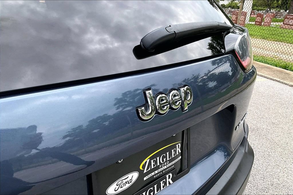Used 2022 Jeep Cherokee Limited w/ Elite Package AWD/4WD image 31