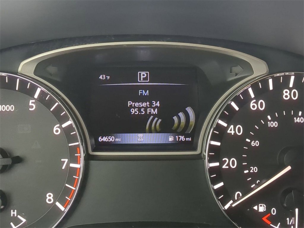 Used 2020 Nissan Pathfinder S image 16