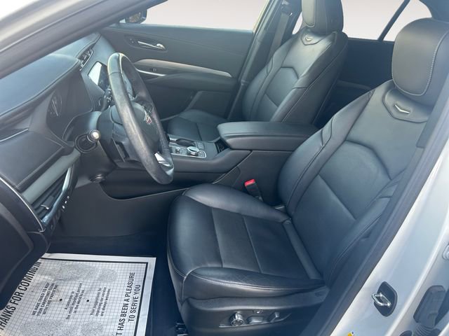 Used 2021 Cadillac XT4 Premium Luxury image 9