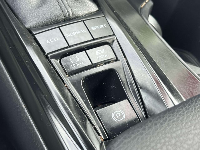 Used 2025 Toyota Camry SE w/ Convenience Package FWD image 27