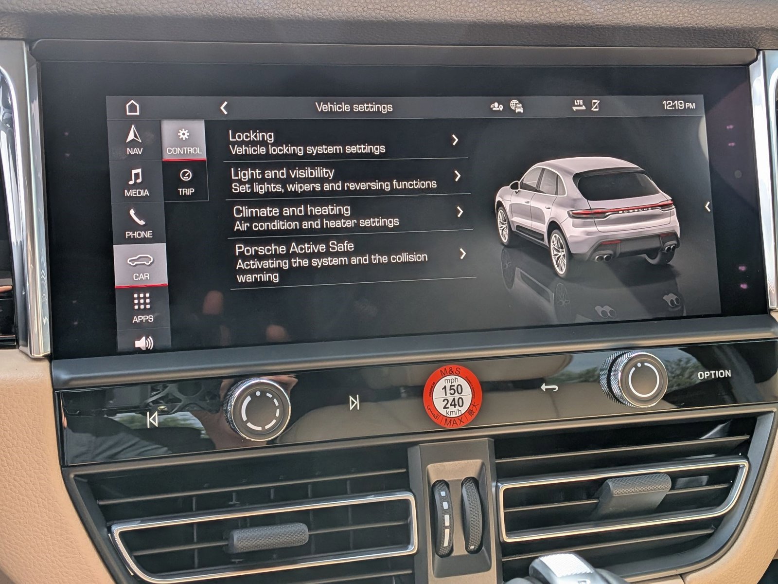 New 2026 Porsche Macan image 18