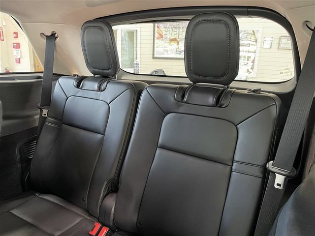 Used 2023 Lincoln Aviator AWD image 31