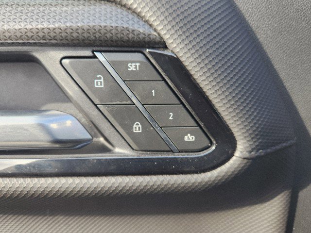 Used 2025 Chevrolet Silverado 2500 ZR2 w/ Technology Package image 37