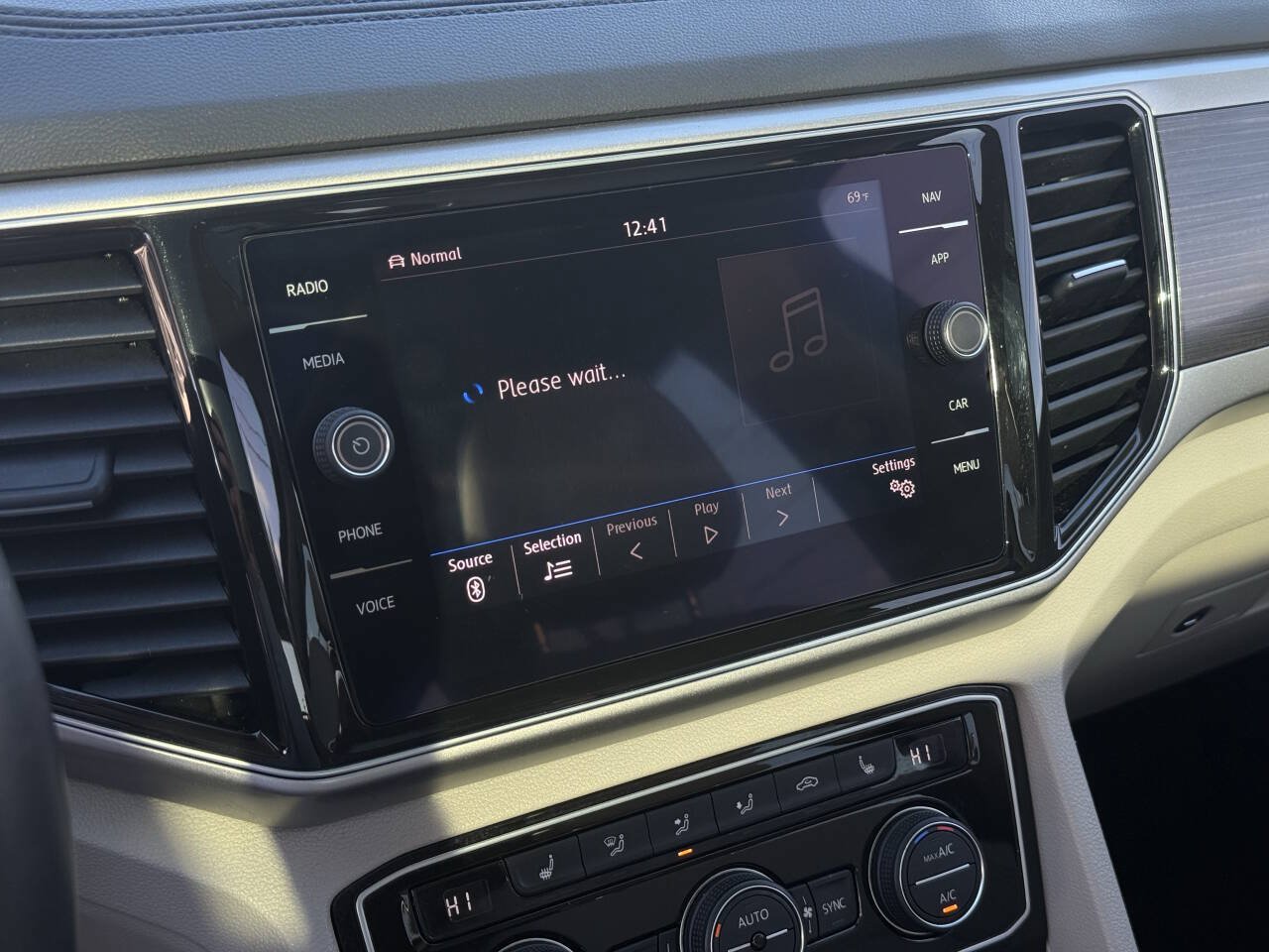 Used 2019 Volkswagen Atlas SEL R-Line AWD/4WD image 20