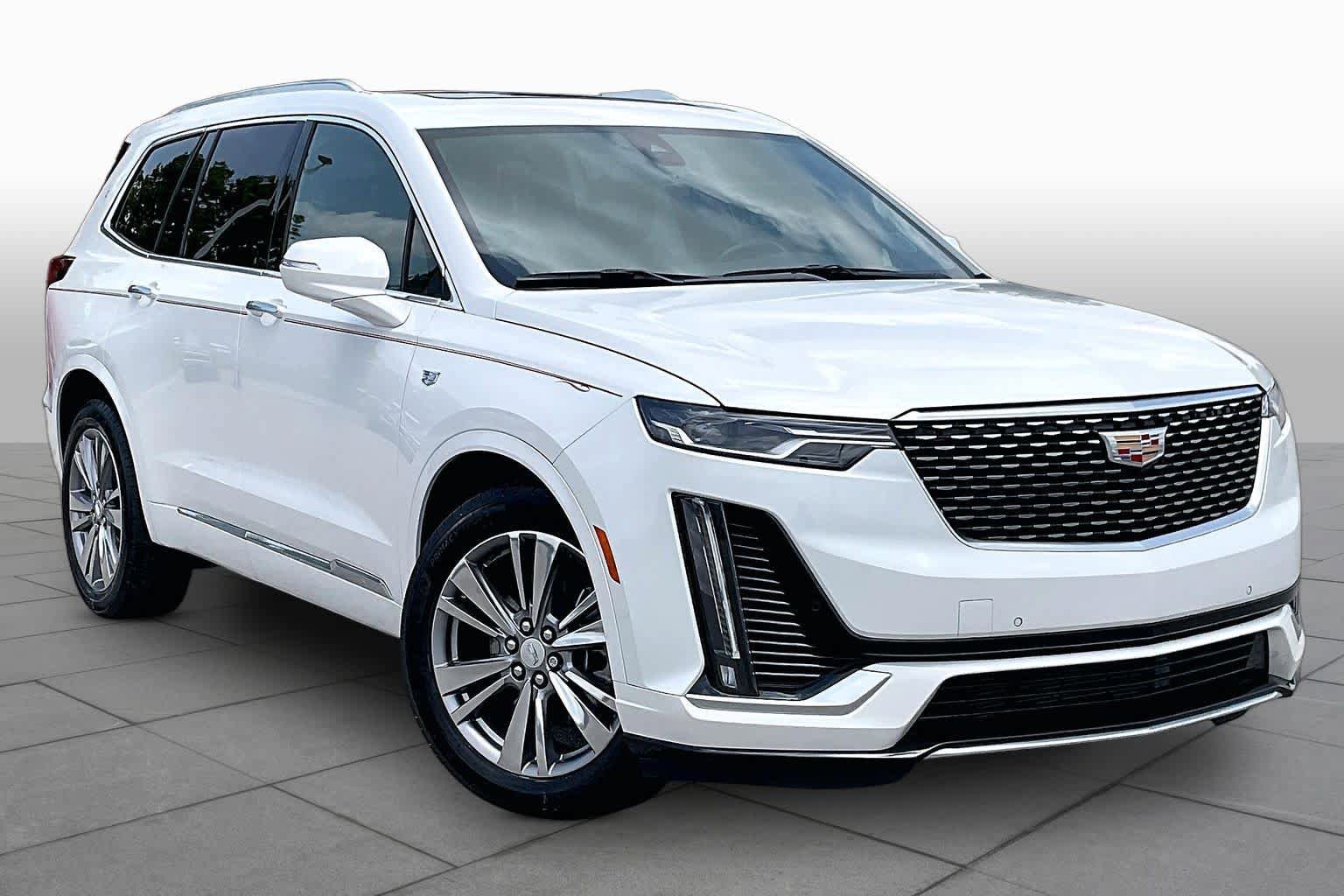 Used 2024 Cadillac XT6 Premium Luxury w/ LPO, Floor Liner Package FWD image 3