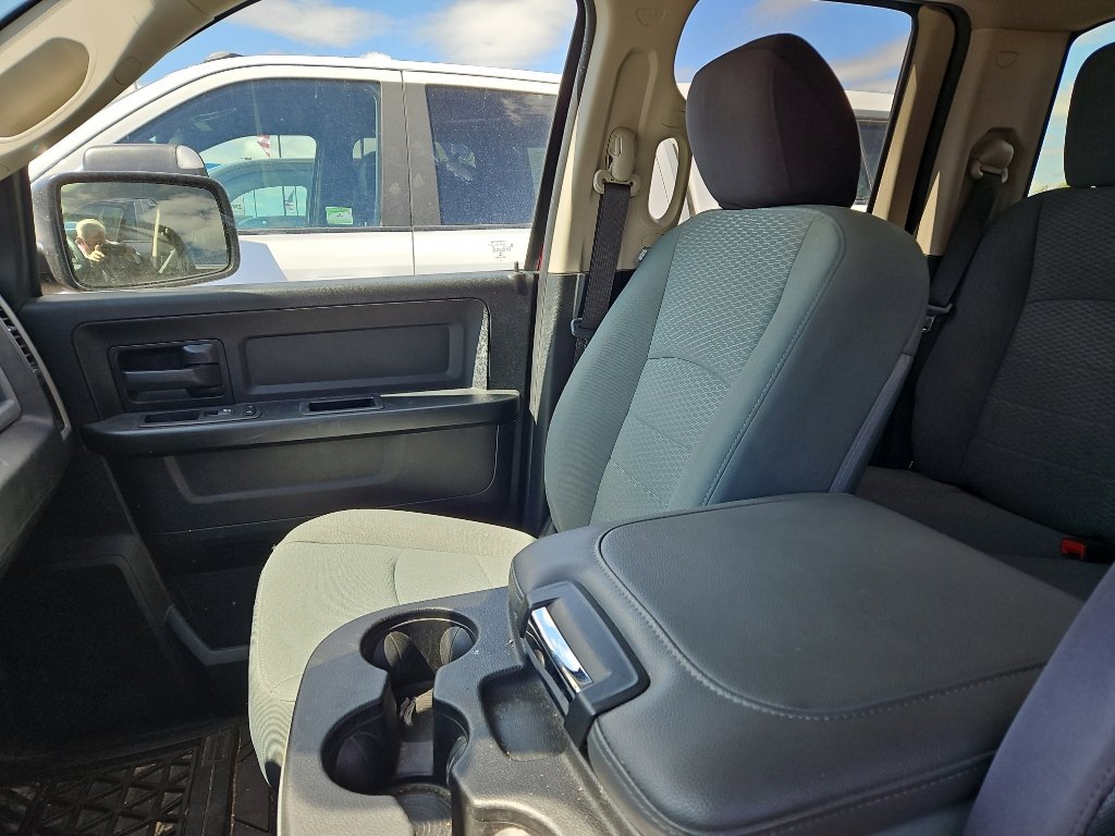 Used 2018 RAM 1500 Express w/ Express Value Package AWD/4WD image 8