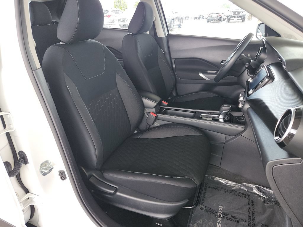 Used 2024 Nissan Kicks SV FWD image 16
