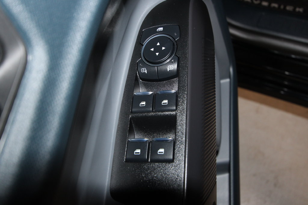 Used 2025 Ford Maverick Lobo AWD/4WD image 6