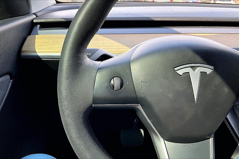 Used 2021 Tesla Model Y Long Range AWD/4WD image 16
