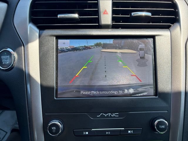 Used 2020 Ford Fusion SE FWD image 27