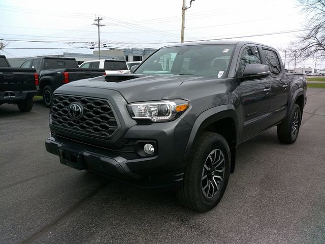 Used 2023 Toyota Tacoma TRD Sport w/ Black Out Package (TMS) image 7