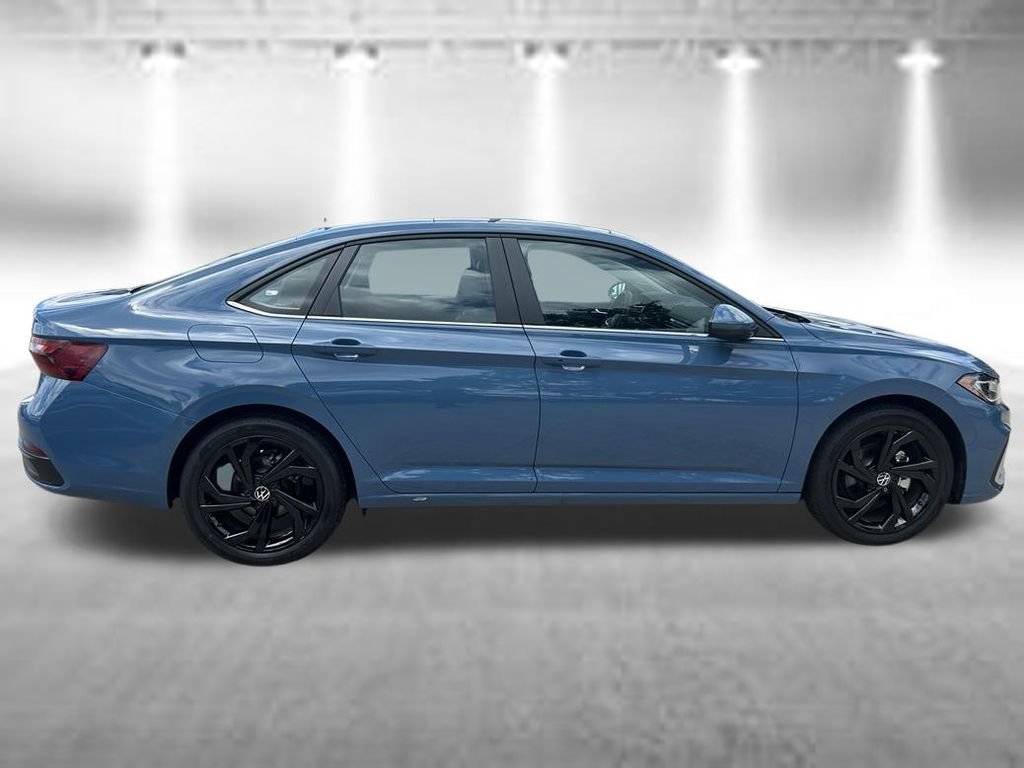 Used 2026 Volkswagen Jetta SE w/ Black Wheel Package FWD image 7