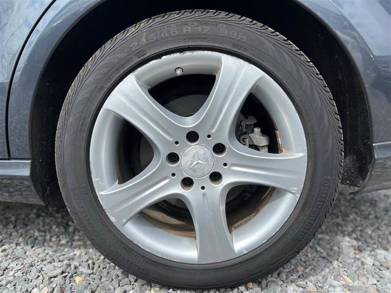 Used 2014 Mercedes-Benz E 350 4MATIC Sedan image 38