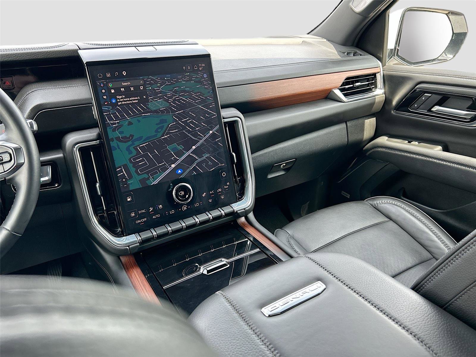Used 2025 GMC Yukon Denali RWD image 24