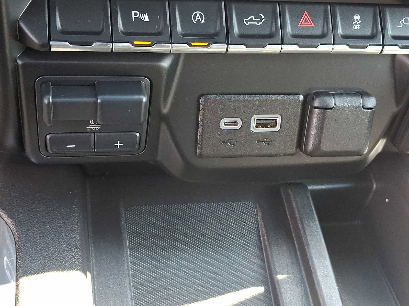 Used 2020 GMC Sierra 1500 AT4 w/ AT4 Premium Package image 25