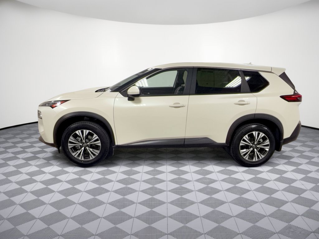 Used 2023 Nissan Rogue SV FWD image 2