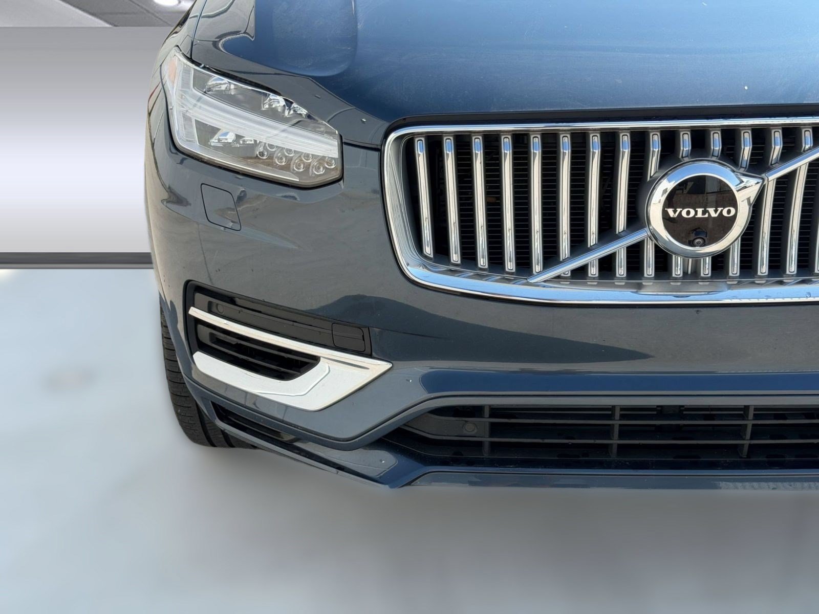 Used 2024 Volvo XC90 T8 Plus w/ Protection Package Premier AWD/4WD image 12