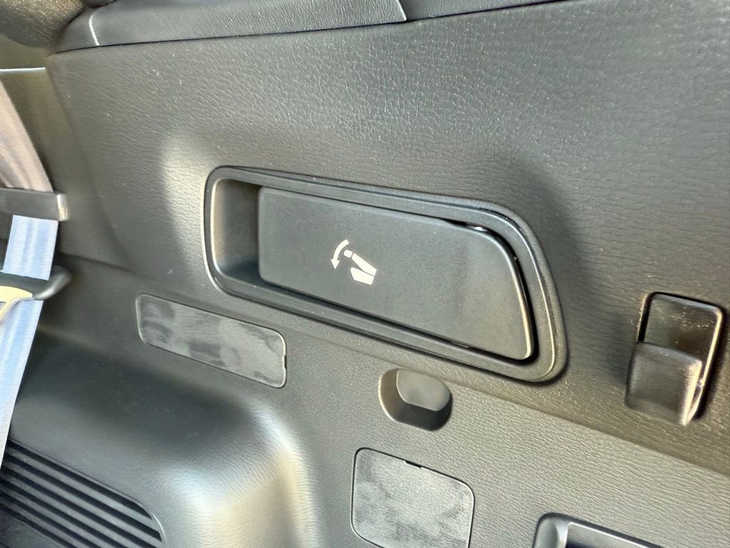 New 2025 Mitsubishi Outlander SEL image 28