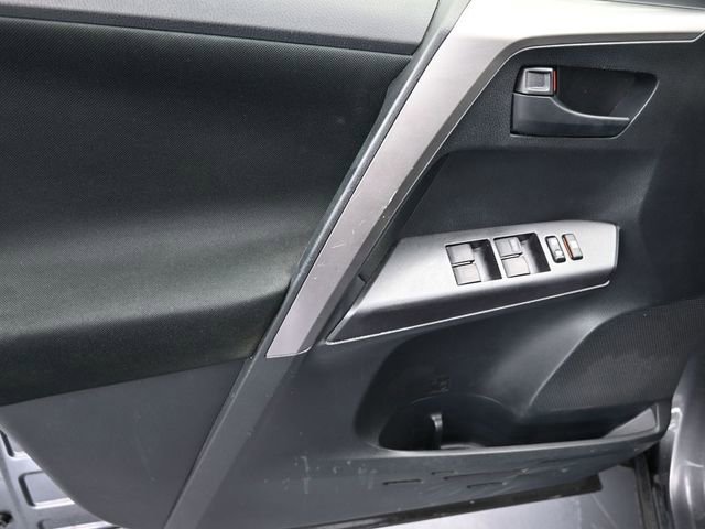 Used 2017 Toyota RAV4 LE image 25