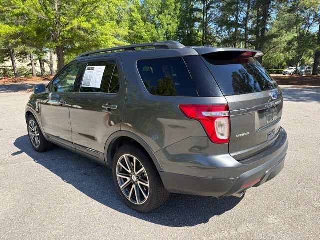 Used 2015 Ford Explorer XLT w/ Equipment Group 202A FWD image 3