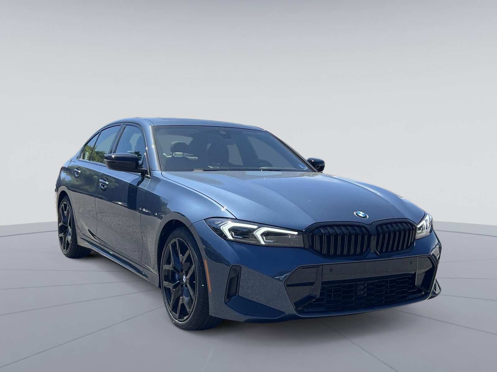 New 2026 BMW 330i xDrive Sedan w/ M Sport Package AWD/4WD image 5