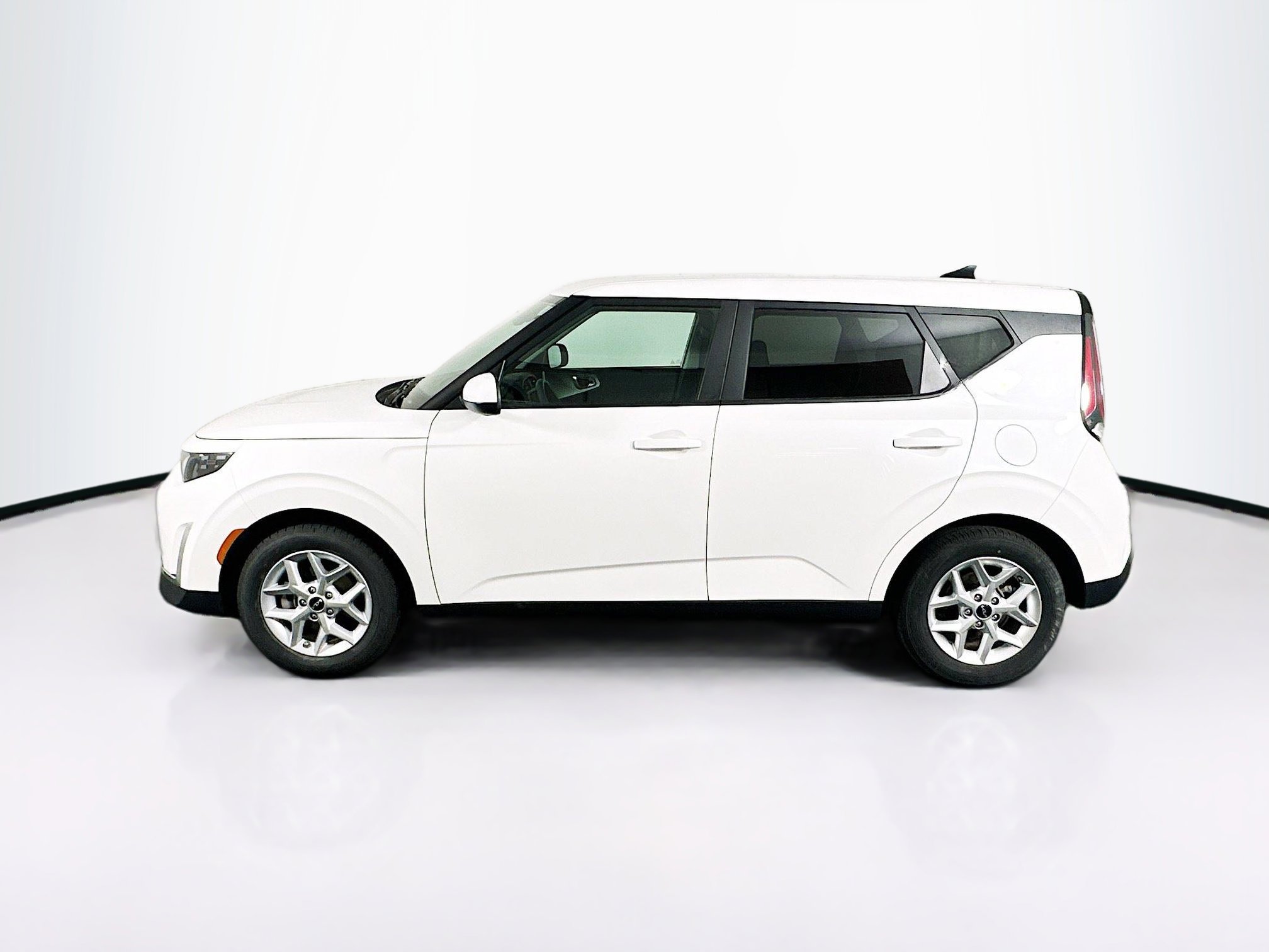 Used 2024 Kia Soul LX w/ Option Group 015 image 4