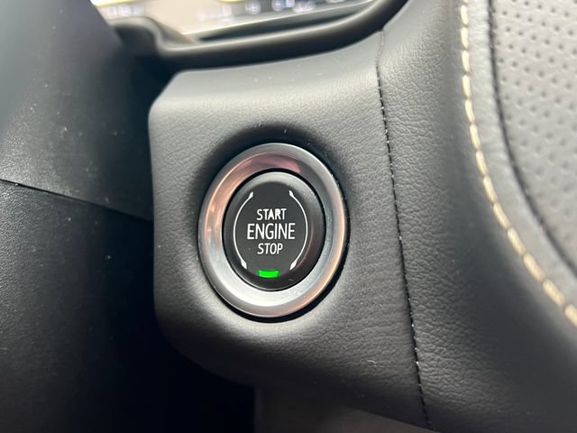 Used 2024 GMC Yukon SLT w/ SLT Luxury Package AWD/4WD image 35