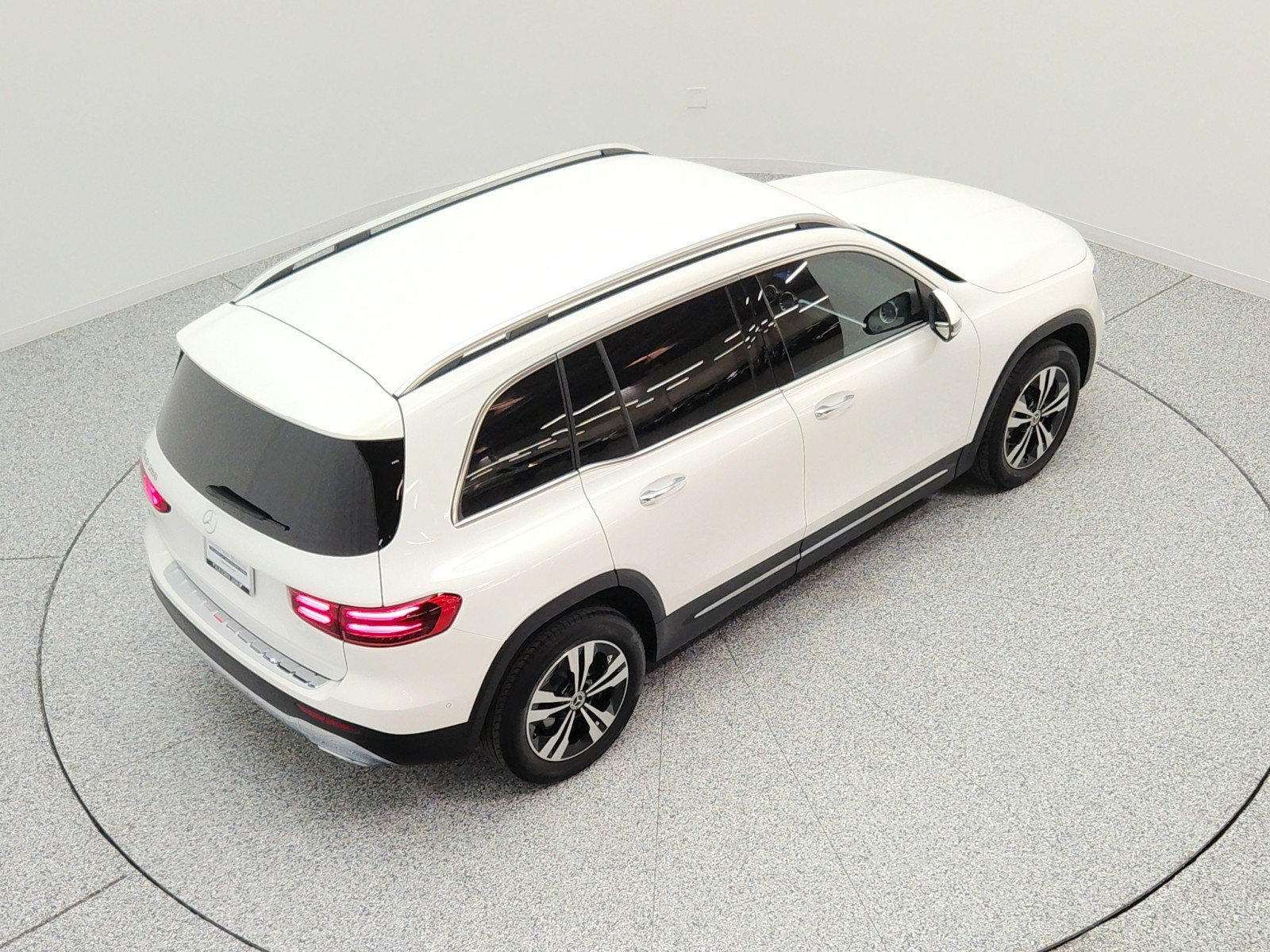 Used 2025 Mercedes-Benz GLB 250 image 26