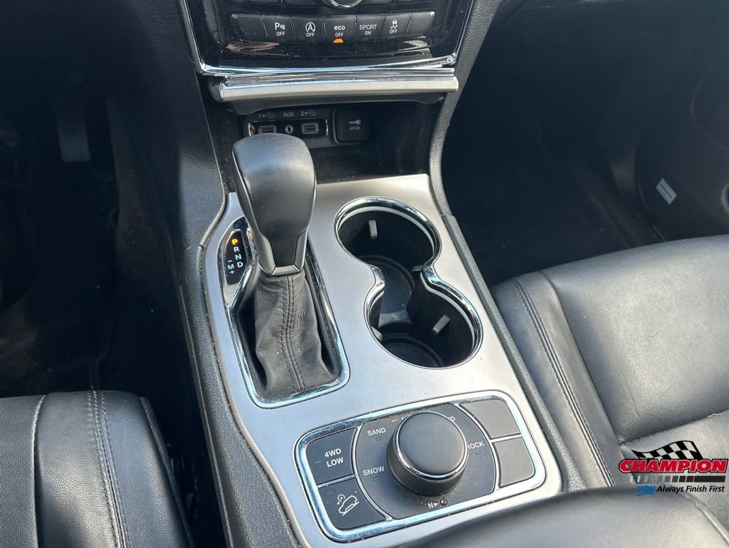 Used 2019 Jeep Grand Cherokee Limited AWD/4WD image 17