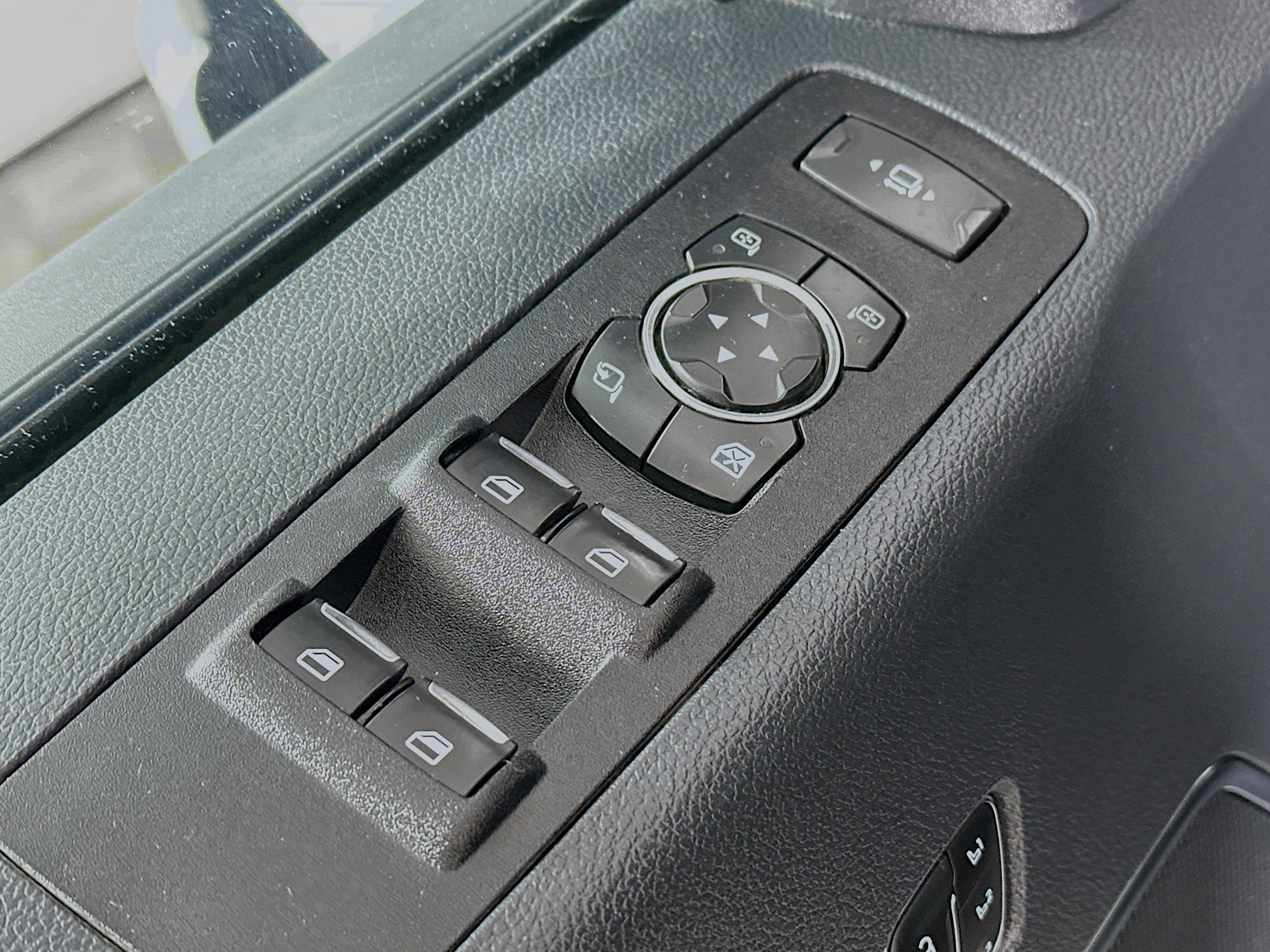 Used 2022 Ford F250 Lariat w/ Black Appearance Package image 18