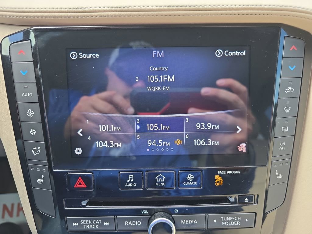 Used 2019 INFINITI QX50 Luxe w/ Navigation Package image 17