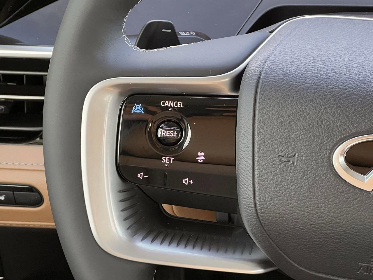 New 2026 INFINITI QX80 Luxe image 12