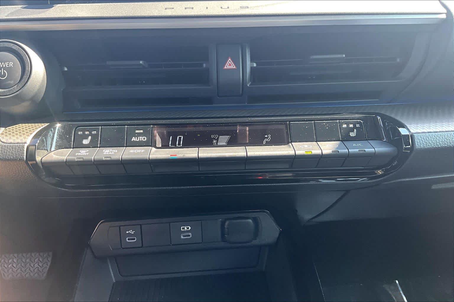 Used 2024 Toyota Prius XLE FWD image 34