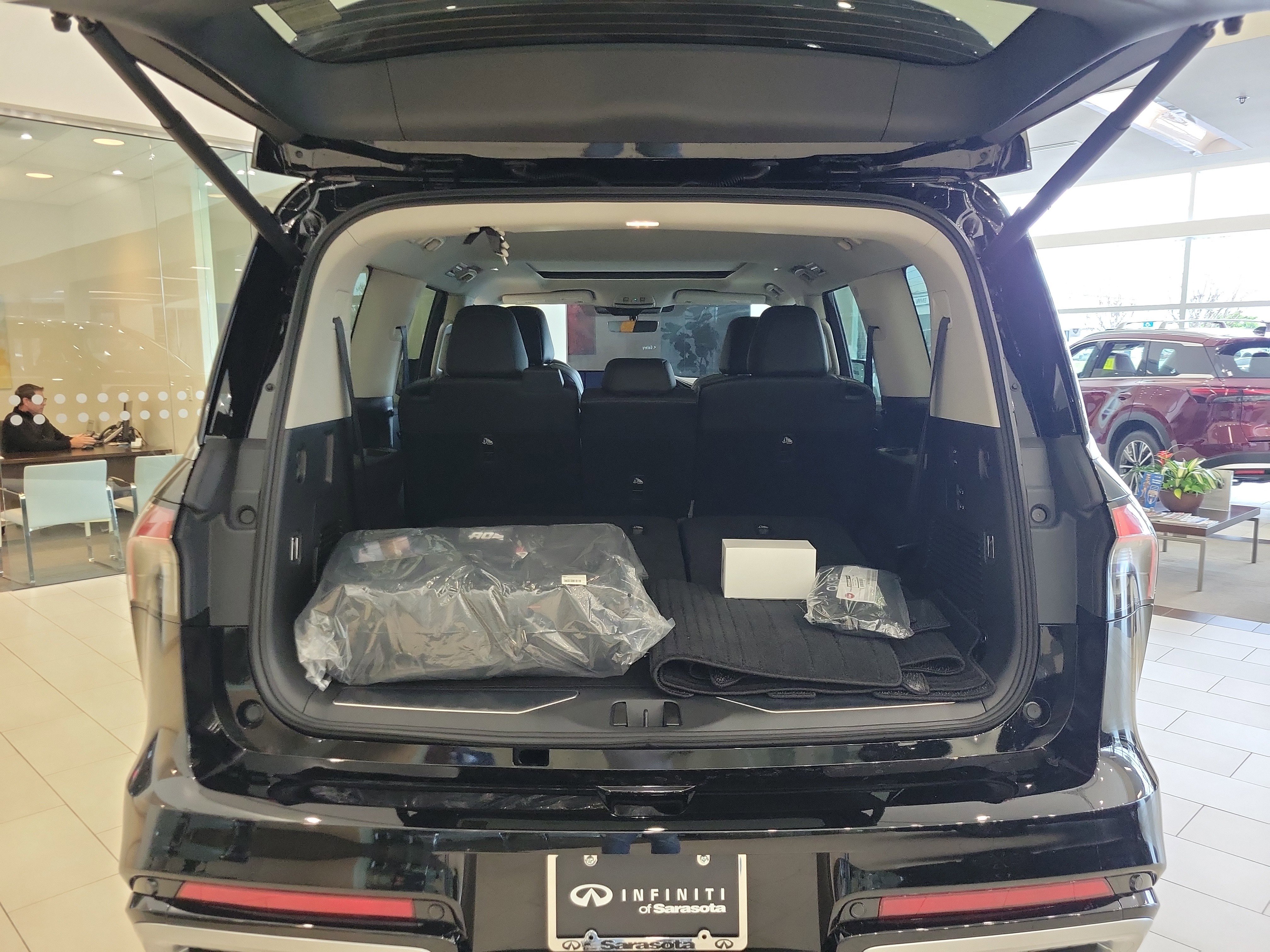 New 2026 INFINITI QX80 Luxe image 11