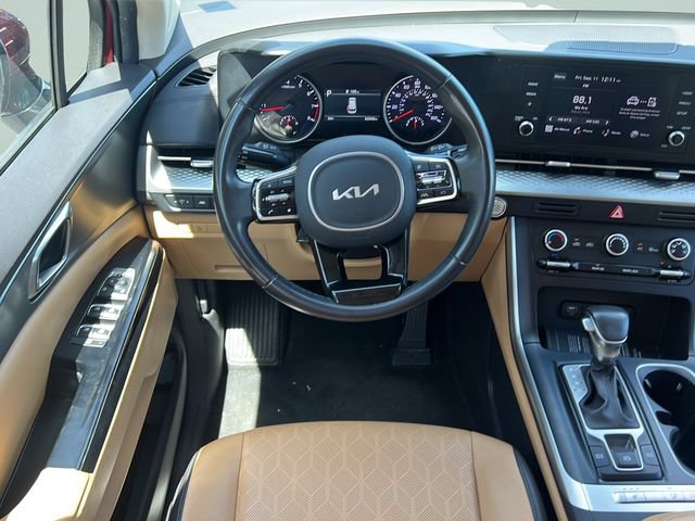 Used 2024 Kia Carnival LX FWD image 19