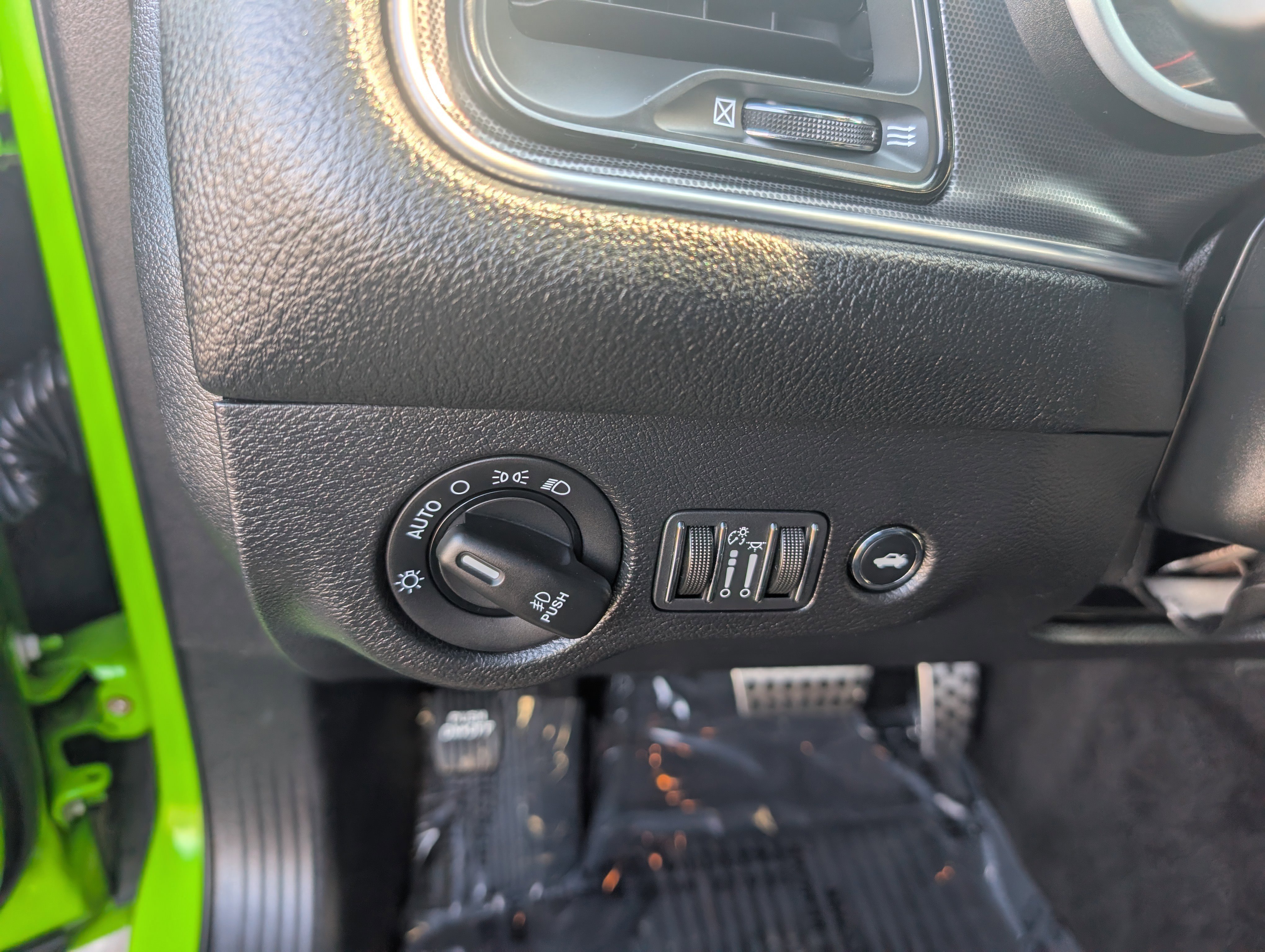 Used 2017 Dodge Challenger GT w/ Technology Group image 13