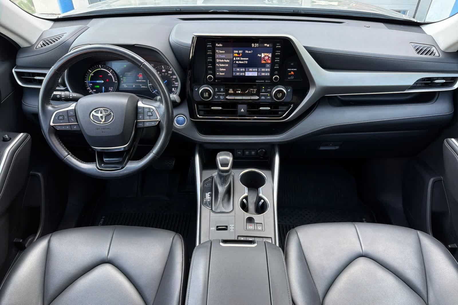Used 2020 Toyota Highlander XLE AWD/4WD image 3