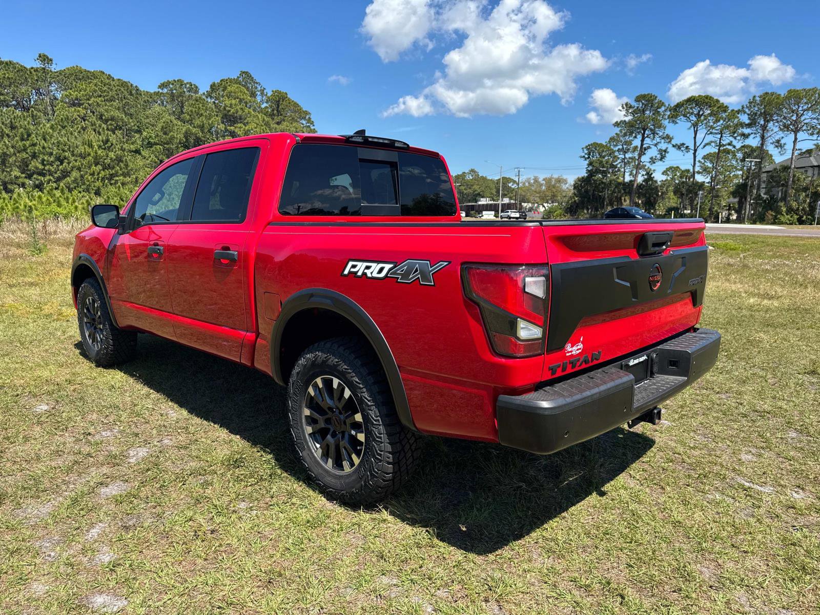 Used 2023 Nissan Titan PRO-4X image 5