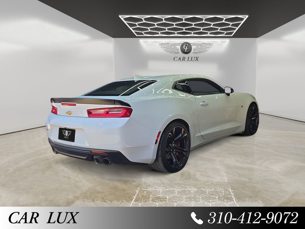 Used 2018 Chevrolet Camaro SS RWD image 5