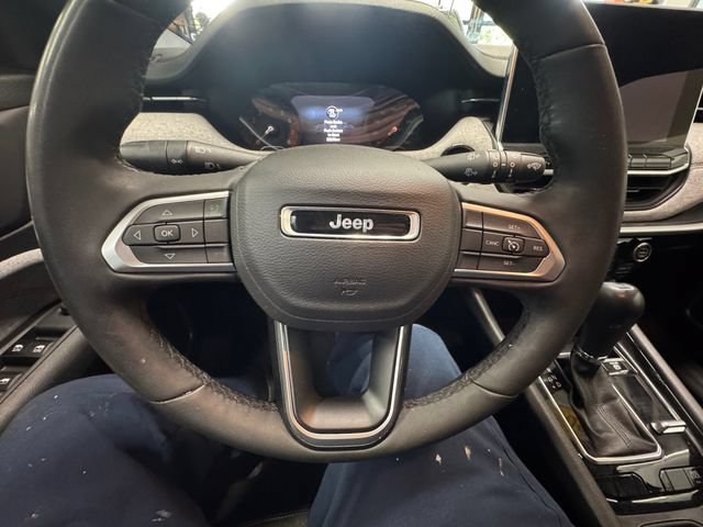 Used 2023 Jeep Compass Latitude AWD/4WD image 19